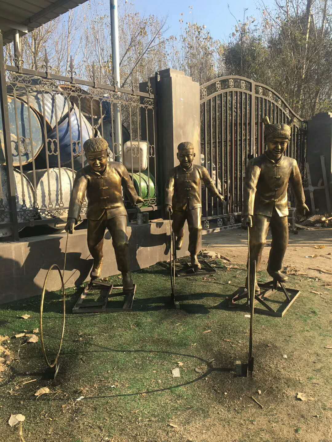 �������